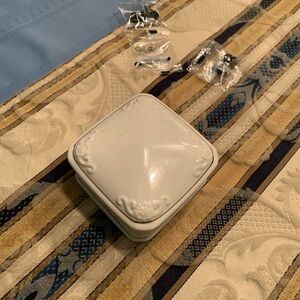 Square ceramic Box Jewelry or other treasures. Vintage 1996